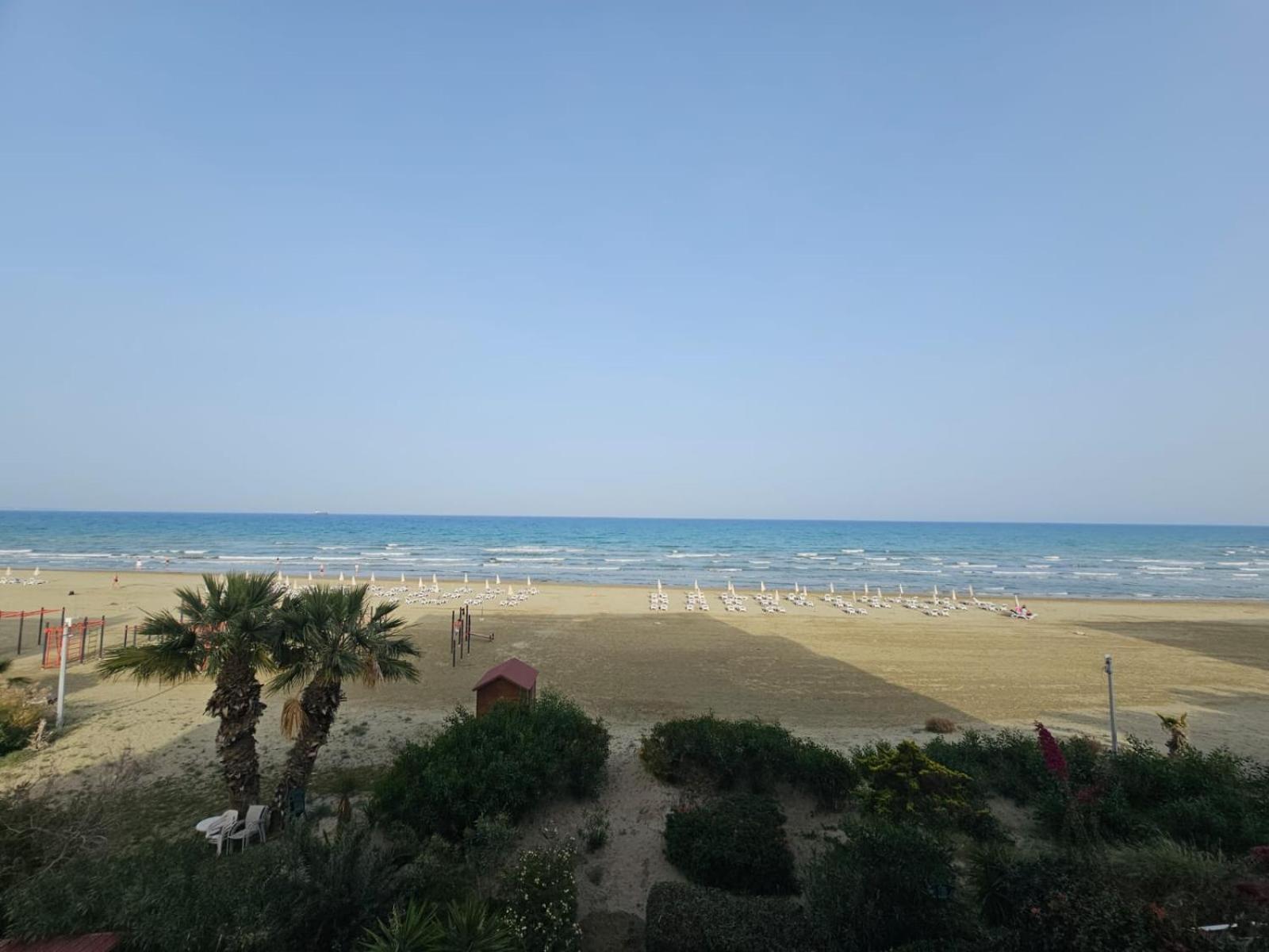 Makenzy Sandy Beachfront Paradise Larnaca Buitenkant foto